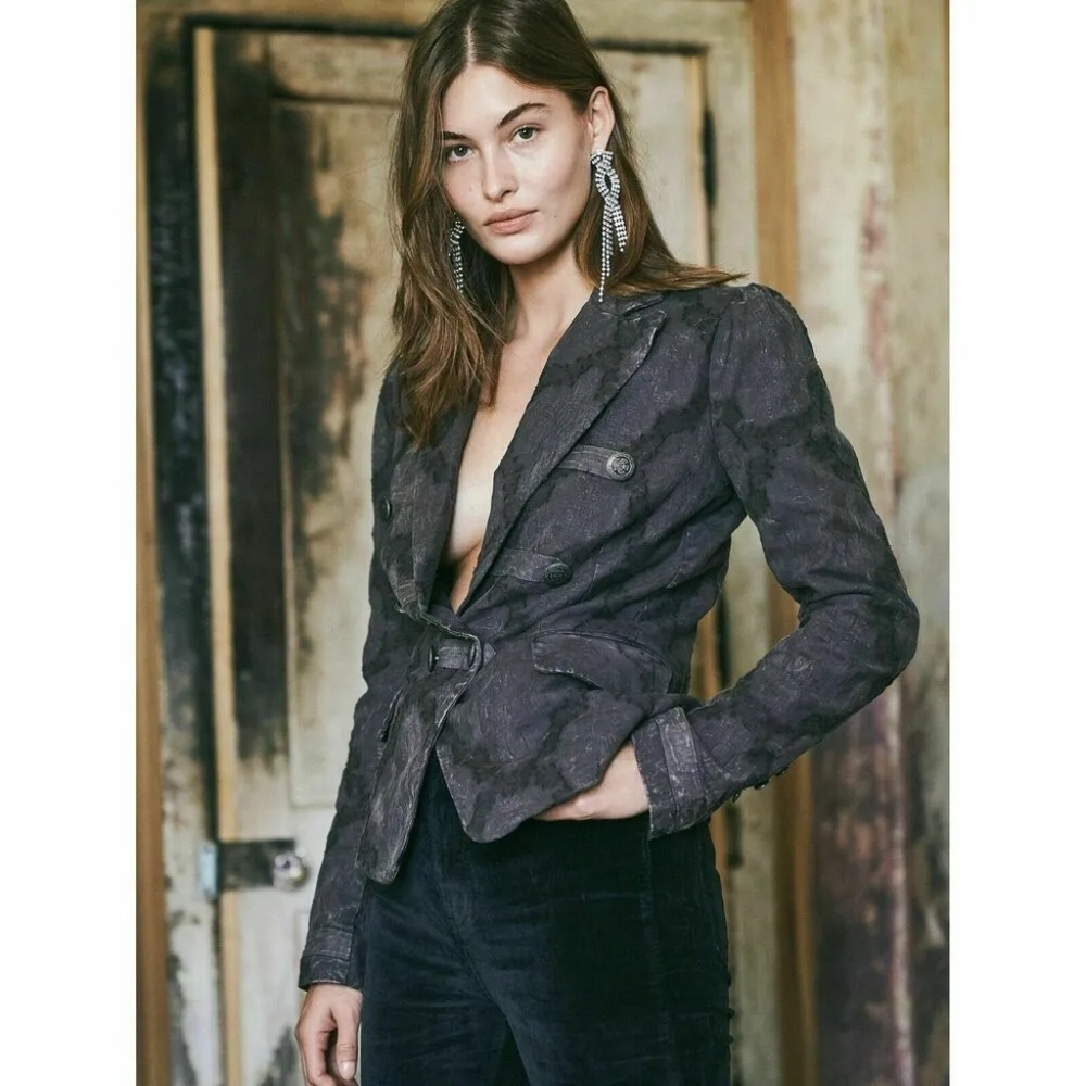 FREE PEOPLE JAMES BLAZER JACKET
WASHED BLACK- NWT SIZE S